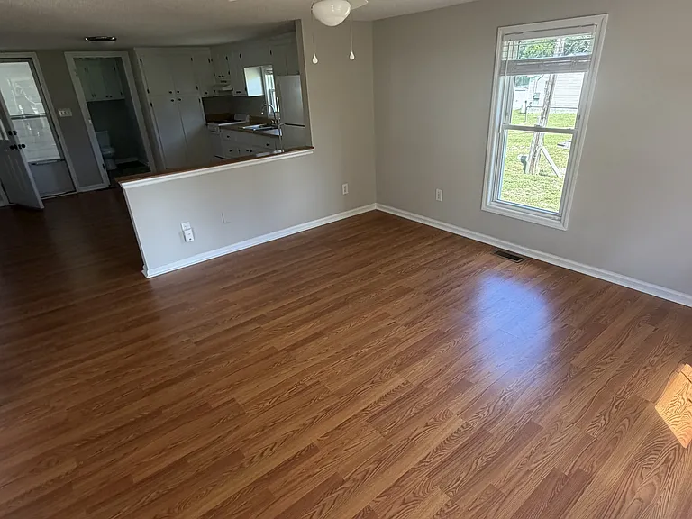 2189 N Carolina 55 — Photo 2