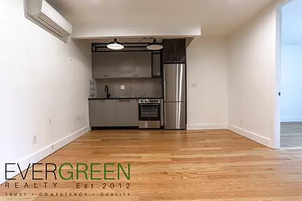 Rented by Evergreen Apartments BK | media 90