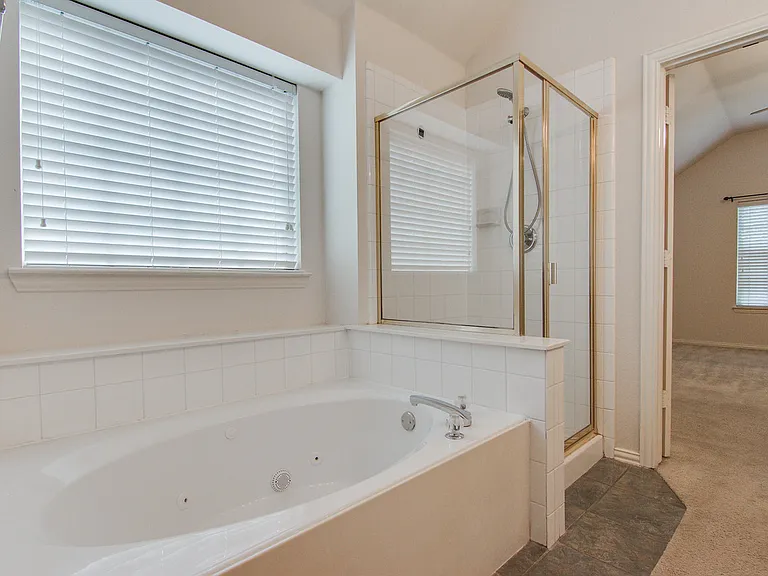 1133 Hillwood Dr — Photo 16
