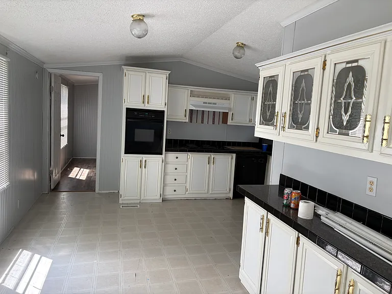 35 Kingswood Lake Ln — Photo 2