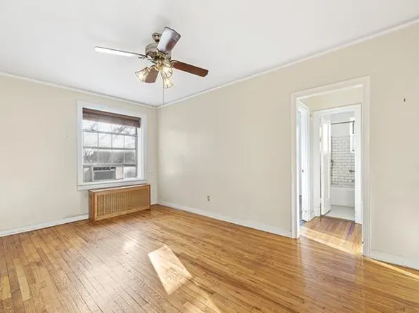 30-31 Hobart St #2L, Woodside, NY 11377