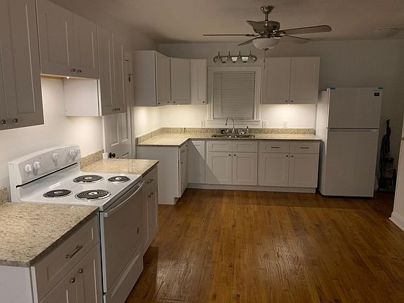 4th image of 810 Halliday Ave
