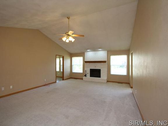 5th image of 1009 Woodlake Ct