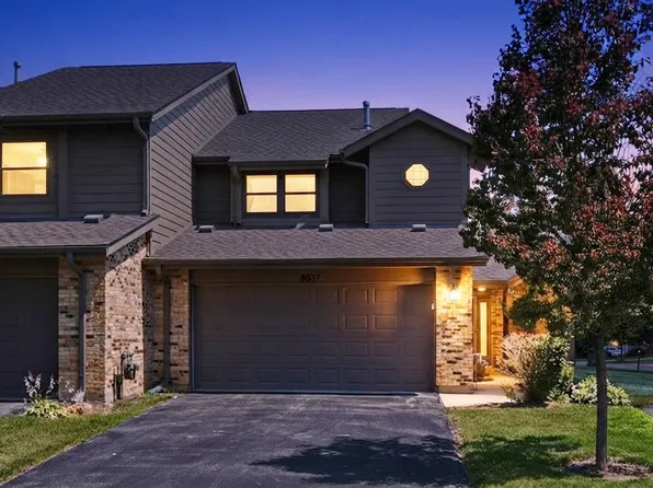 8037 Wildwood Ln, Darien, IL 60561