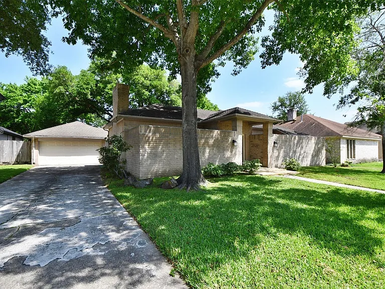 7718 Moondance Ln — Photo 4