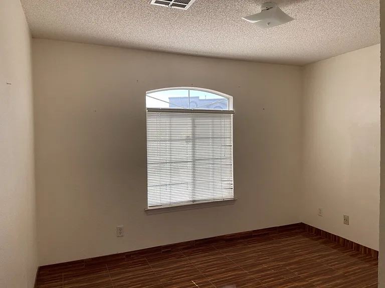 3057 Manny Aguilera Dr — Photo 3