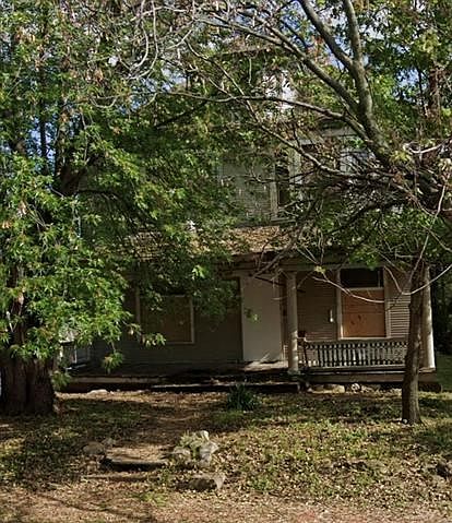 2nd image of 1322 Penn St