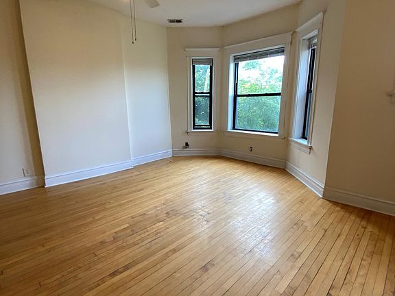 3rd image of 853 W Lill Ave #2RK