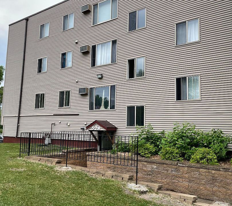 1st image of 524 14th St S #403