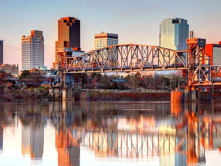 Relish the best of both worlds indulge in serene living with swift access to downtown Little Rock's vibrant dining and entertainment district, just minutes from your luxurious Rowan Park apartment!