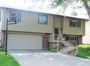 820 W Godfrey Dr, Lincoln, NE 68521