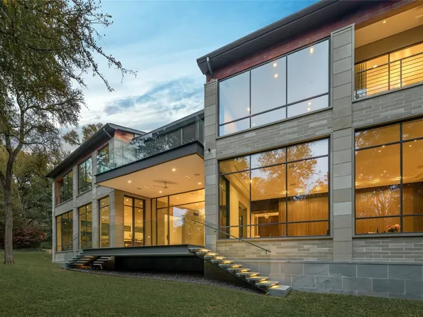 9035 Broken Arrow Ln, Dallas, TX 75209