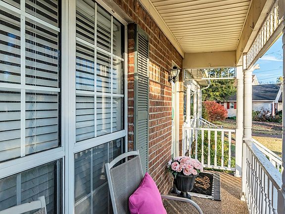 4th image of 614 Brentmeadow Cir