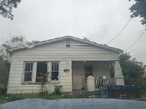 3354 Virginia Heights Dr, Pulaski, VA 24301