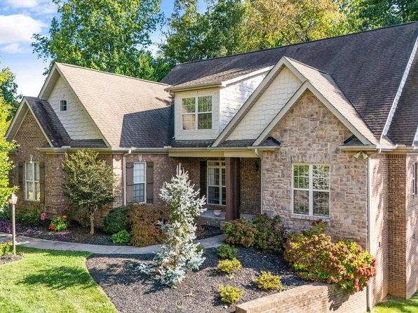 2125 Jakes Walk Ln, Knoxville, TN 37932