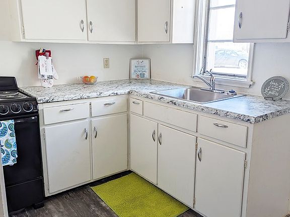 5th image of 802 8th St N #804