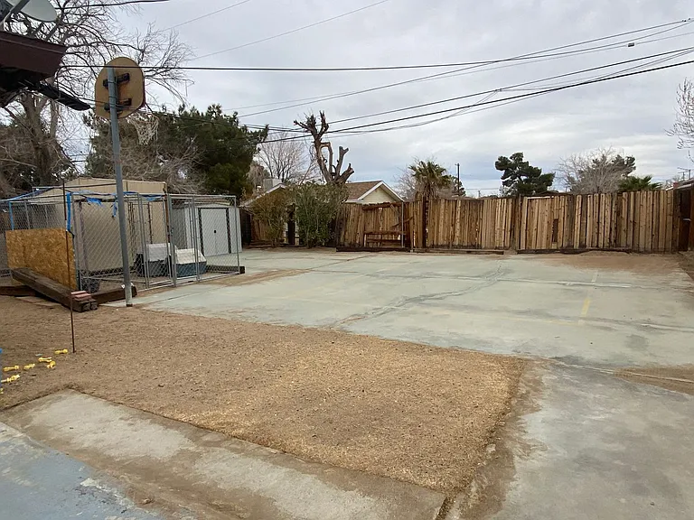 236 S Sunland St — Photo 11