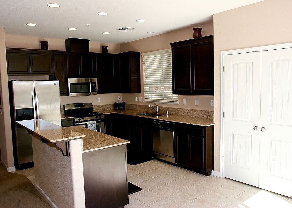 2nd image of 1082 Santa Lucia Dr