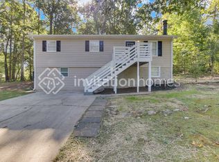 3995 Willowbrook Dr, Douglasville, GA 30135
