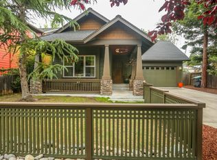1118 Village Green Dr, Ashland, OR 97520
