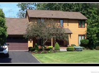 7 Bluebird Ln, Amherst, NY 14228