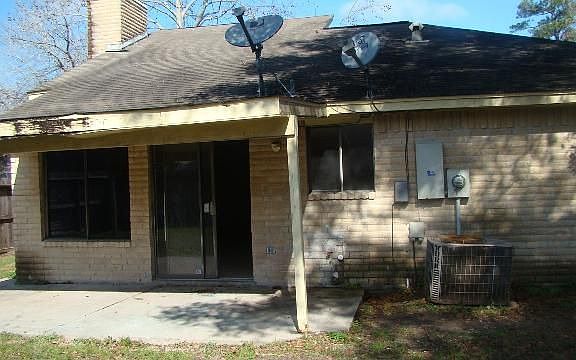2nd image of 6928 Foxvalley Ln