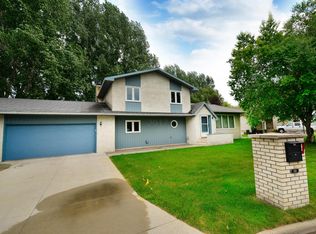 126 Breezy Hills Cv, Grand Forks, ND 58201