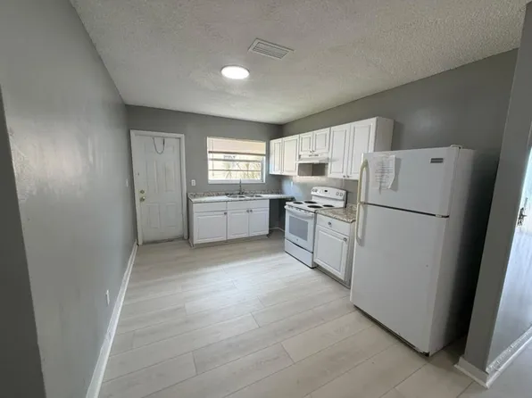 401-407 NW 2nd St Hallandale, 401-407 NW 2nd St #403, Hallandale, FL 33009