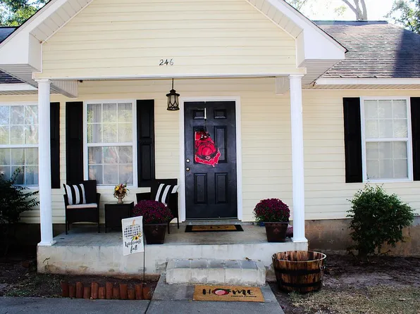 246 Cloverleaf Cir, Bainbridge, GA 39817