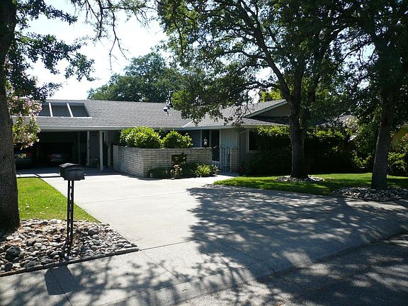 3rd image of 4425 Las Encinitas Dr