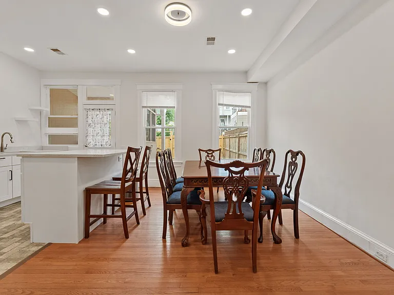 707 Quincy St NW — Photo 11
