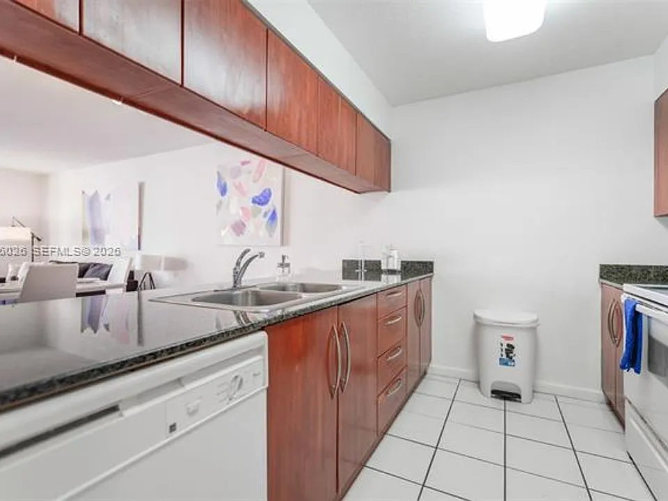 1200 Brickell Bay Dr #CU-1720