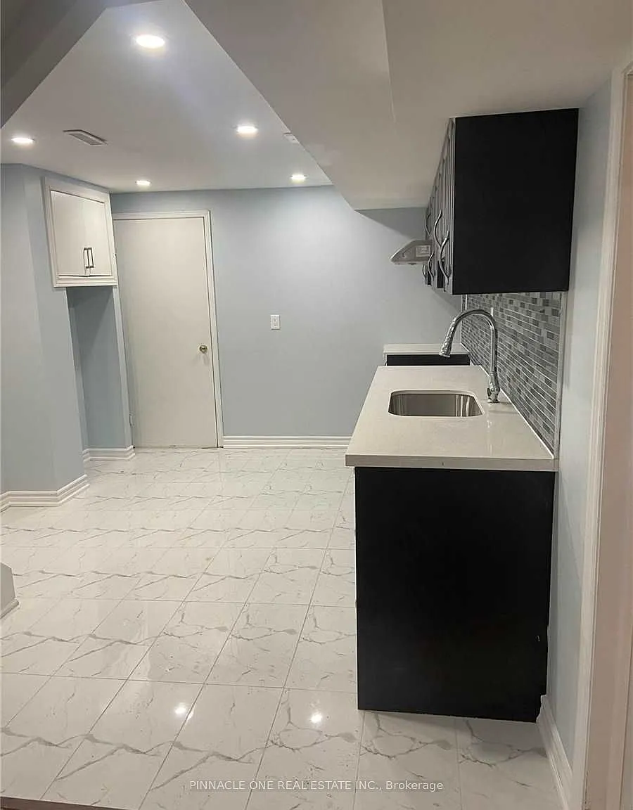 2 bed, $1,650 — Photo 4