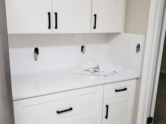 4th image of 5649 Roberts Dr