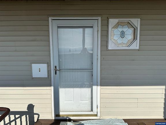 3rd image of 2701 NW Parker Ave
