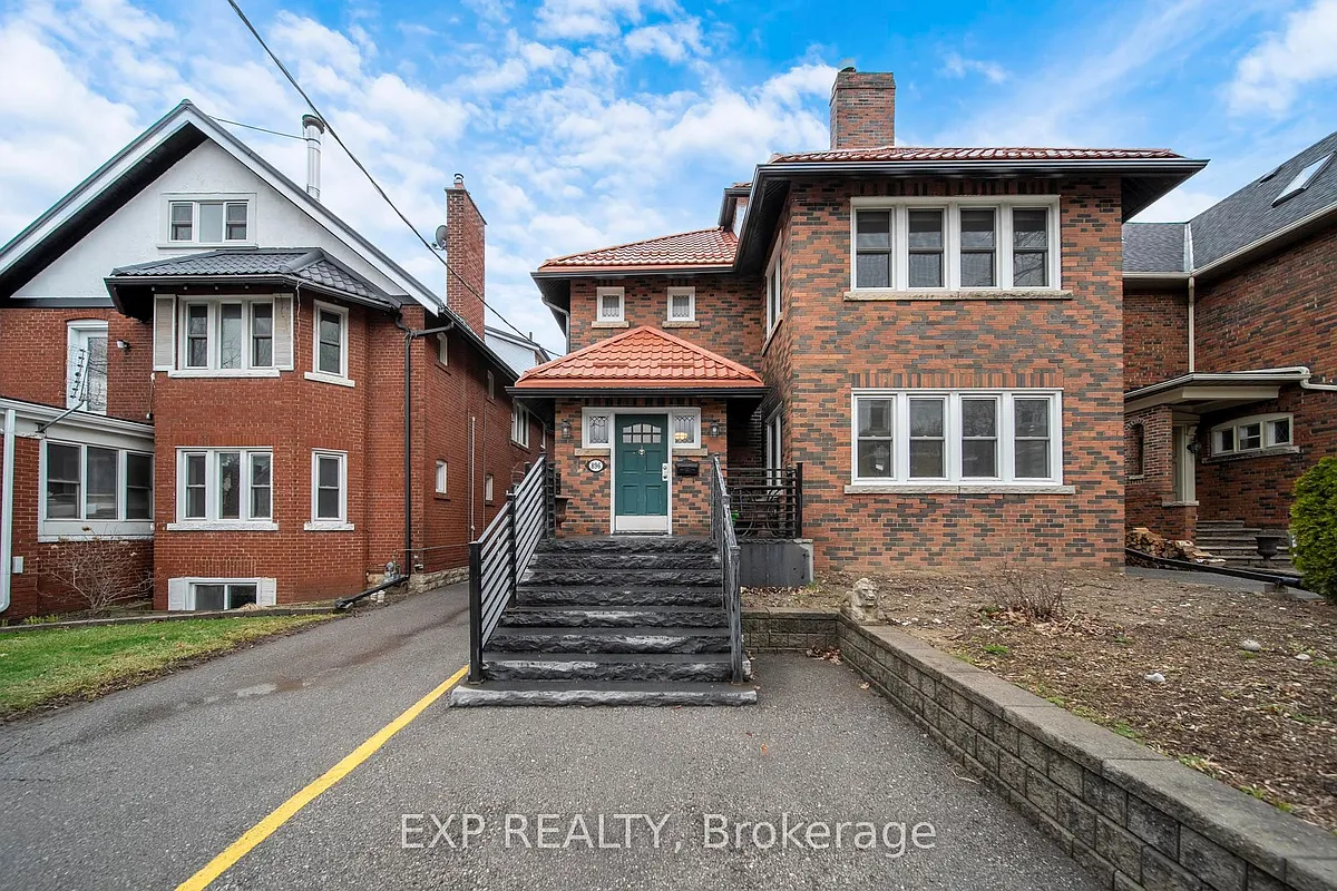 Building Photo - 896 Avenue Rd #3