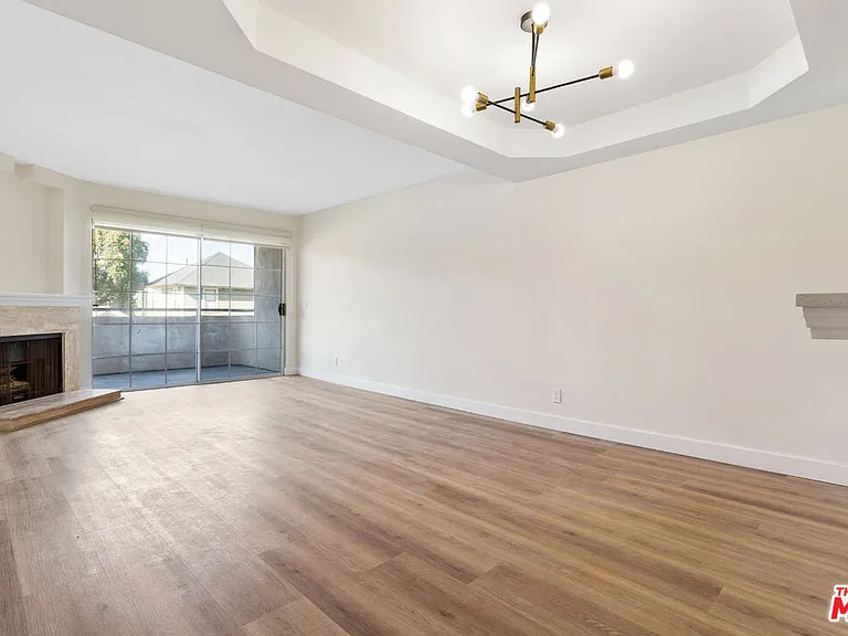 535 W 4th St #110 — Photo 51