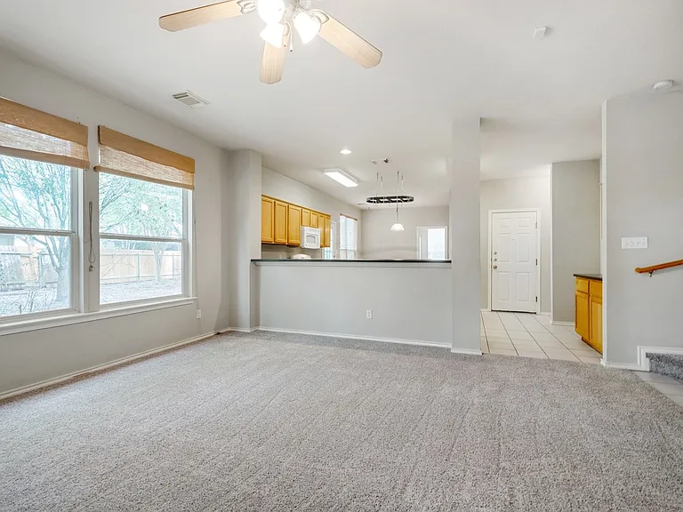 4229 Kingsburg Dr — Photo 8