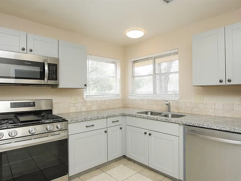 6406 Ashton St — Photo 16