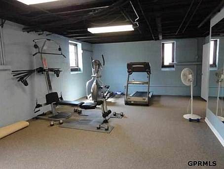 4th image of 4907 Davenport St #14