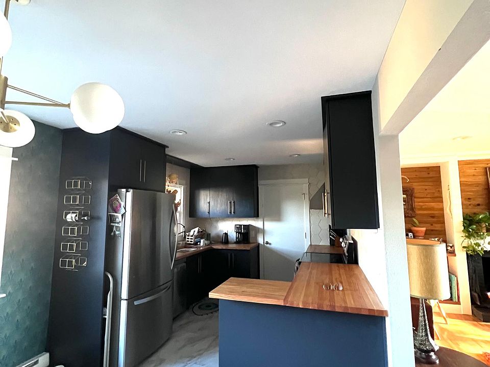 2nd image of 11801 NE Stanton St