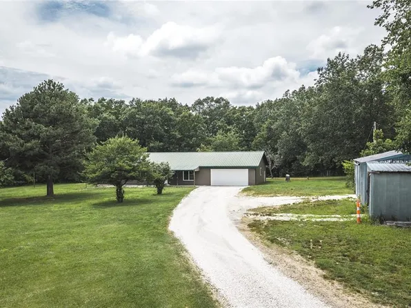 8107 Highway 185, Leslie, MO 63056