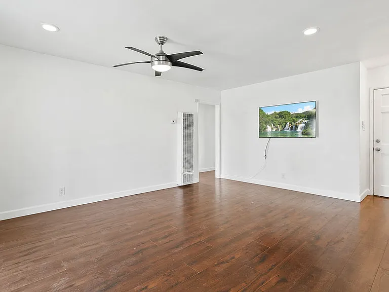 13192 Edwards St — Photo 9