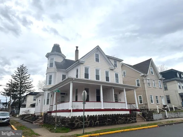 49 Hopkins St, Woodbury, NJ 08096