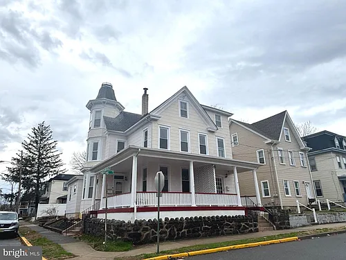 49 Hopkins St Photo 1