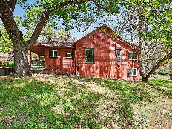 3rd image of 5758 Sterling Creek Rd