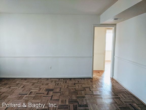 5th image of 2608 Kensington Ave APT 4