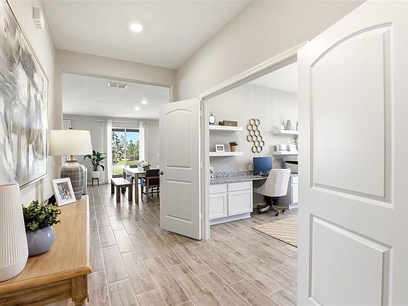 5th image of 740 Rioja Dr