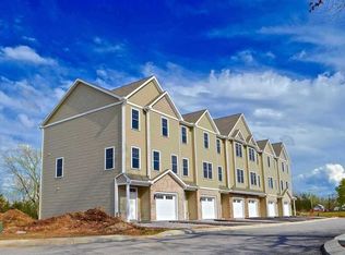 2 Molly Dr, New Oxford, PA 17350
