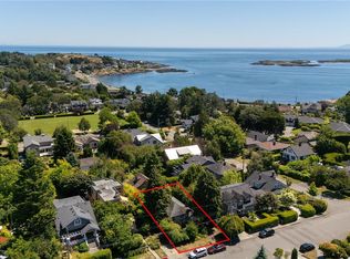 517 Victoria Ave, Oak Bay, BC V8S 4M8